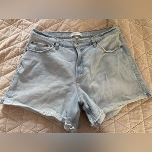 Ambercrombie and Fitch dad short high rise curve love size 16